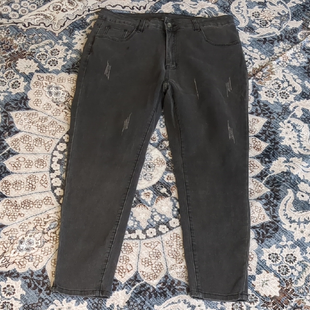 **3/$10** SHEIN Charcoal Distressed Skinny Jeans